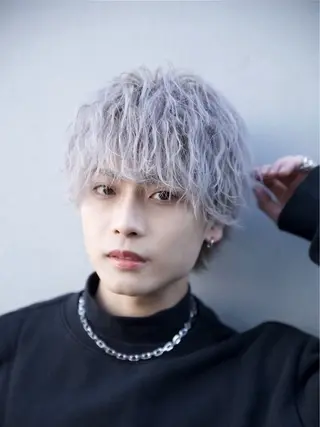 ショート カラー メンズ 東 拓己のヘアスタイル