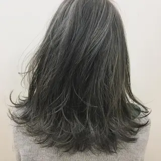 ミディアム 艶髪 森田/嵩士のヘアスタイル