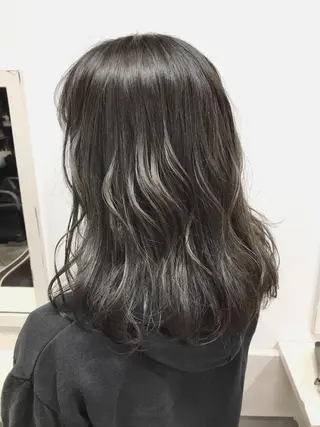 セミロング カラー lani ブリーチ /ダブルカラーのヘアスタイル