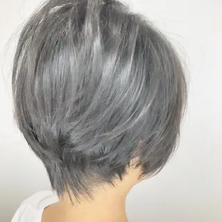 ショート カラー 上田 篤史のヘアスタイル