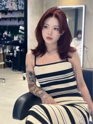 ミディアム 海野翔吾🇨🇳 ワンホンレイヤーのヘアスタイル