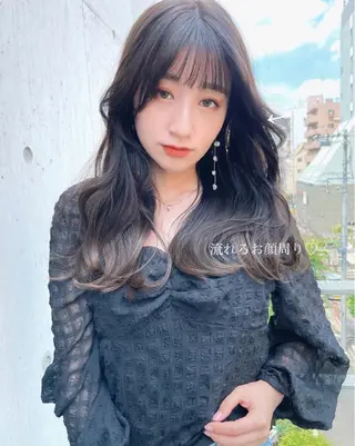 ロング レイヤーカット、 大人可愛い　中村美羅のヘアスタイル