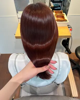 ミディアム カラー 片岡 由依のヘアスタイル
