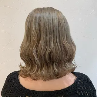 ミディアム カラー 店長ハイトーンカラー 柞山史奈のヘアスタイル