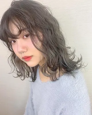 ミディアム カラー 韓国レイヤーカット/ ダブルカラーのヘアスタイル
