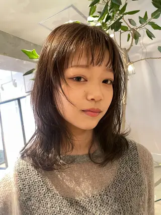 ミディアム カラー 柔らかレイヤー× 透け感カラー/SUのヘアスタイル