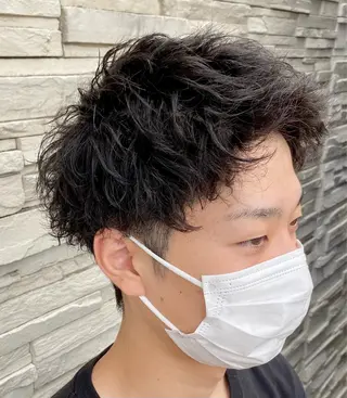 ショート パーマ メンズ 塩谷黎✨イルミナ カラーメンズパーマ✨のヘアスタイル