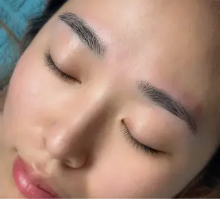 アイブロウ 青木 梢のヘアスタイル