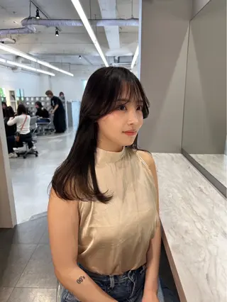 カラー TOMOKA ブリーチカラー🌟のヘアスタイル