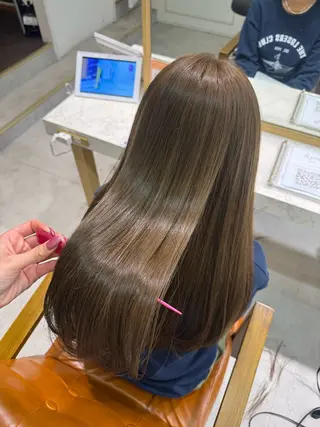 ロング ブリーチなしWカラー / 野中悠那のヘアスタイル