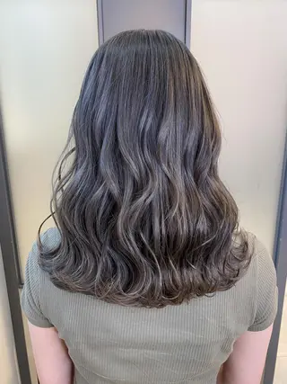 セミロング カラー 【透明感、艶髪】西村 有司のヘアスタイル