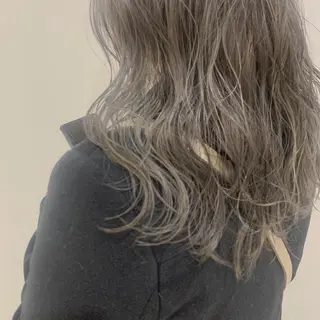ミディアム カラー UMEDA FIGAROのヘアスタイル