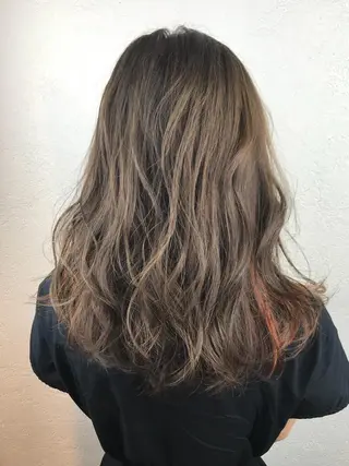 セミロング カラー デザインカラー🌈 高木リョウのヘアスタイル