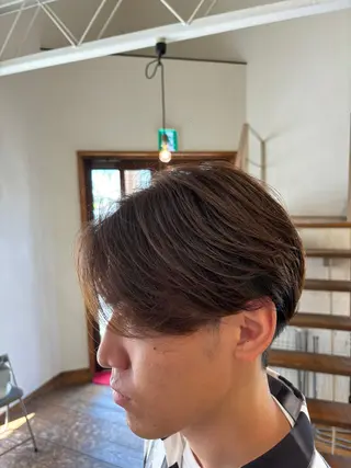 ミディアム beat 磯谷のヘアスタイル