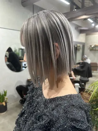 セミロング AiM エイム　韓国レイヤーのヘアスタイル