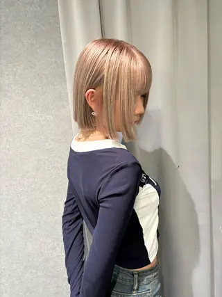ショート カラー jyui/原宿 ハイトーン/デザインのヘアスタイル