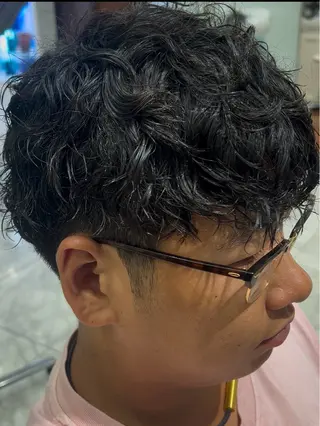 メンズ 🎸メンズ朝ラク！ パーマ特化ren🎸のヘアスタイル