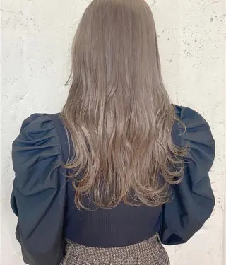 カラー 岡田まみ🍒🤍 透明感カラーのヘアスタイル