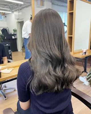 セミロング カラー 韓国風×透明感カラー 髪質改善オタベシンヤのヘアスタイル