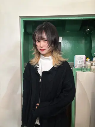 ミディアム ブリーチカラー×レイ ヤー/SHIZUKUのヘアスタイル