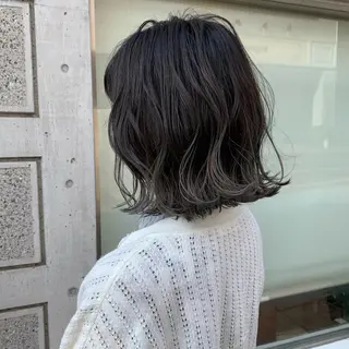 ミディアム カラー 薄田 珠美のヘアスタイル