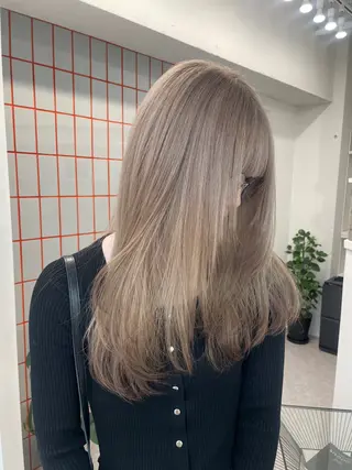 セミロング カラー 🫧盛れハイトーン/ ブリーチ特化🎀サキのヘアスタイル