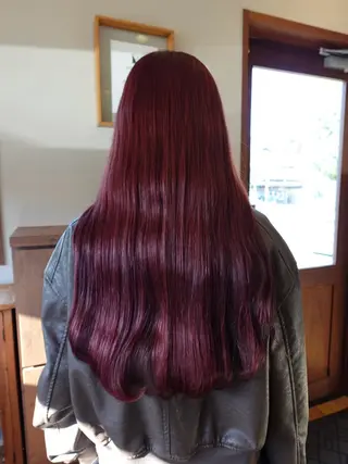 ロング YUURI カットモデルのヘアスタイル