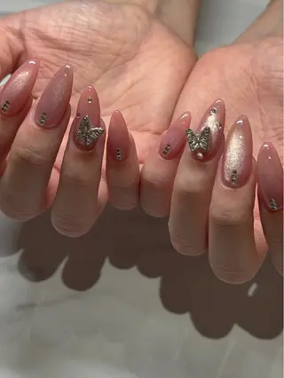 ネイル mikoto 🎀 艶々美フォルムのネイルデザイン