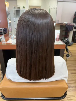 ミディアム 榮 百合香のヘアスタイル