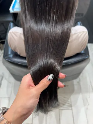 ロング カラー 山本 麗のヘアスタイル