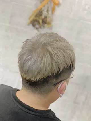 ショート メンズスタイル バレイヤージュ　齋藤のヘアスタイル