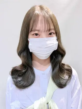 セミロング カラー ヘアアレンジ 柔らか垢抜けｶﾗｰと ｶｯﾄ🫧ASUKAのヘアスタイル