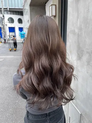 ロング カラー 赤み消し透明感カラー オオヤマのヘアスタイル