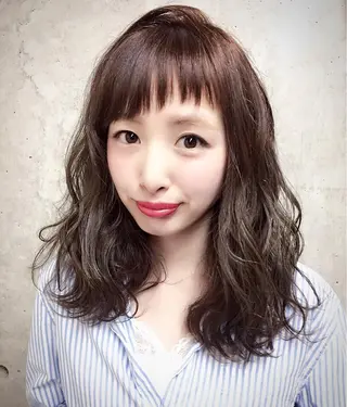 セミロング カラー 及川 光のヘアスタイル