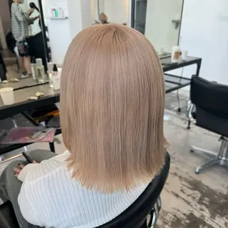セミロング カラー 🌼動き×透明感🩵 ハイトーン/ナナのヘアスタイル