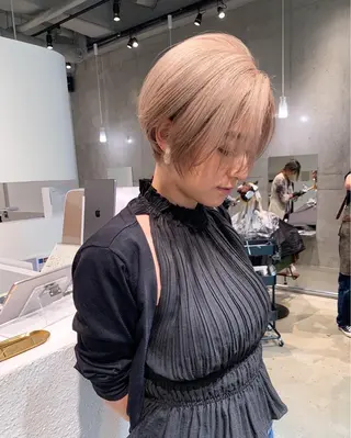 ショート カラー 名古屋ハイトーン/ 🐶ブリーチ専門店のヘアスタイル