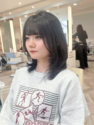 ミディアム カラー 小顔レイヤー/ ベージュ🤍Rieのヘアスタイル