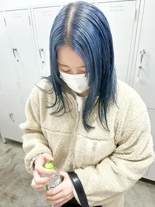 ミディアム カラー kai .のヘアスタイル