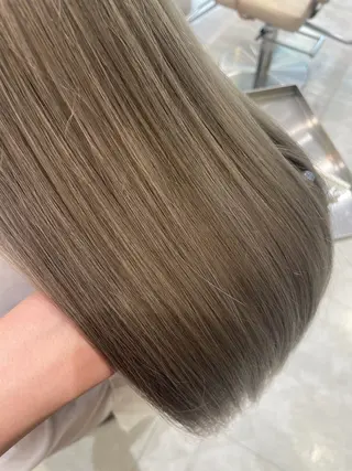 ロング カラー 高麗邉 莉央のヘアスタイル