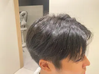 カラー メンズ GUEST ヒロキのヘアスタイル