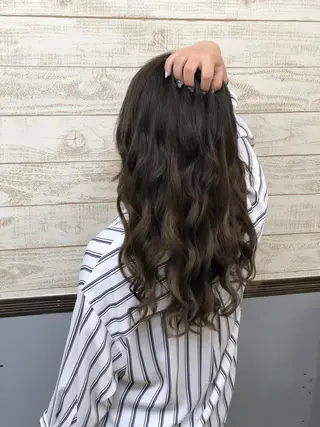 ロング カラー ヘアアレンジ 枝毛カット＆髪質改善 満足NO.1岡しゃんのヘアスタイル