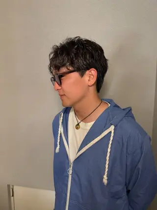 ショート パーマ メンズ センターパート特化 井上健太のヘアスタイル