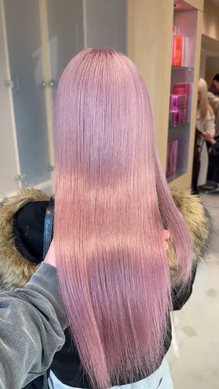 ロング カラー ハイトーン/ ブリーチ/縮毛矯正のヘアスタイル