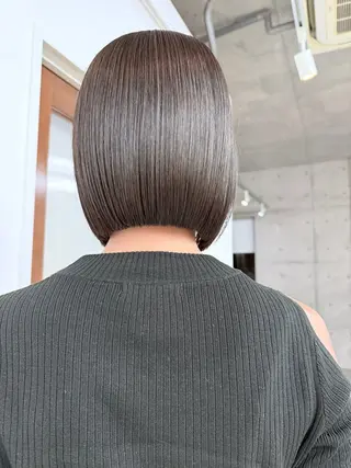ミディアム 葉 /レイヤーカットのヘアスタイル