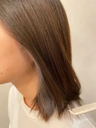 カラー 岡田 真弥のヘアスタイル