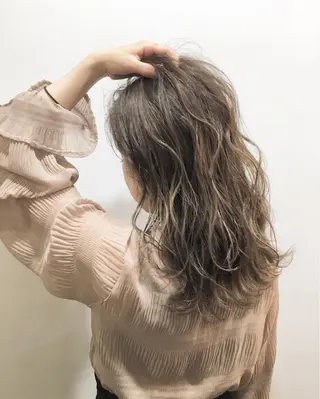 セミロング カラー パーマ ヘアアレンジ テディ teddyのヘアスタイル