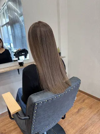 ロング カラー 鵜飼 真伍のヘアスタイル