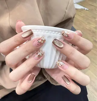 ミディアム めぐみのネイルサロン スタッフ練習のネイルデザイン