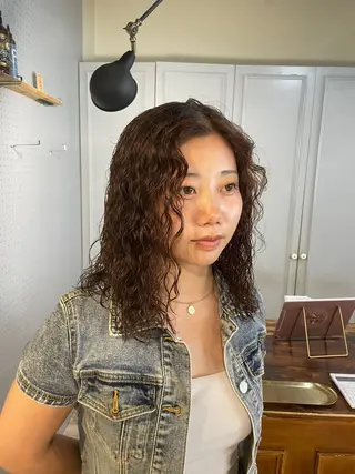 ミディアム パーマ 🤩噂のMr.髪ポジ ティブ®️yu🤩のヘアスタイル