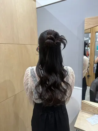 ミディアム miloc MOMOKAのヘアスタイル
